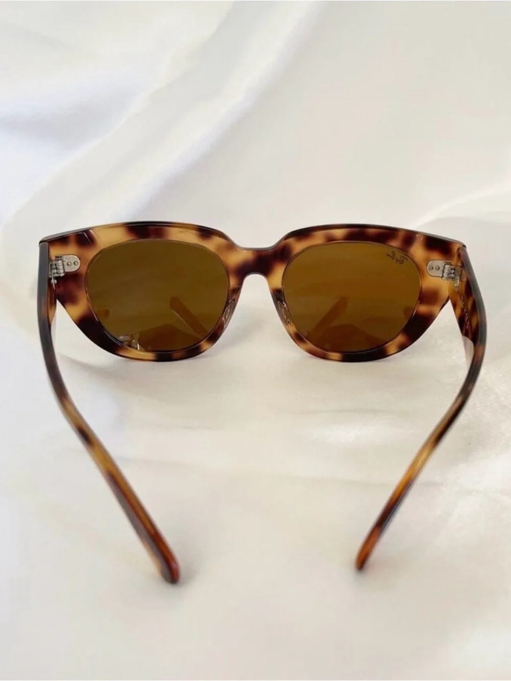 Ray-Ban NWT Tortoiseshell Cat Eye Sunglasses - Brown Tortoise Frame